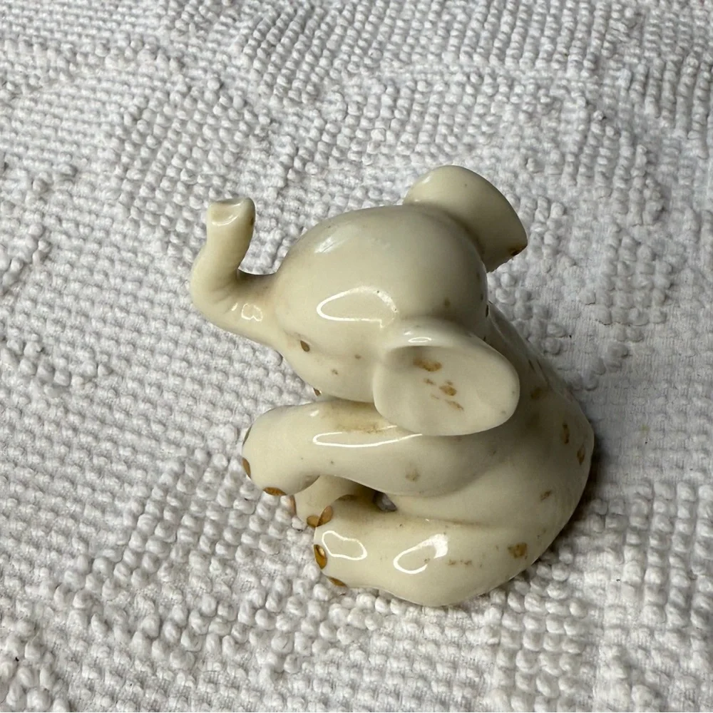 Lenox Handcrafted Porcelain Elephant Figurine Gold Accents Trunk Up Sitting 2.5